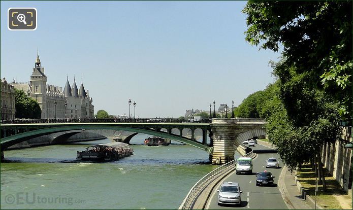 La Conciergerie and River Seine boats