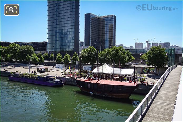 Le Dame de Canton and Passerelle de Simone de Beauvoir