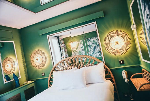 La Mondaine Hotel superior room green