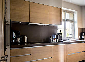 La Reserve Paris Apartments 2 bedroom Eiffel Tower kitchen