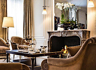 La Reserve Paris Hotel suite Duc de Morny lounge