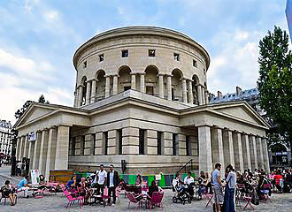 Outside of La Rotonde de la Villette brasserie