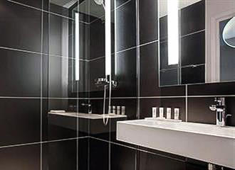 Le Meridien Etoile Bathroom