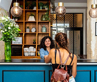 Le Regent Montmartre Hostel reception desk