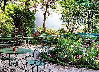Garden area of Cafe Vie Romantique