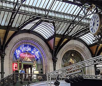 Le Train Bleu entrance