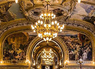 Le Train Bleu ceiling