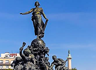 Triomphe de la Republique top female