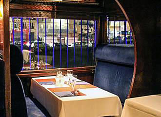 Le Wagon Bleu table