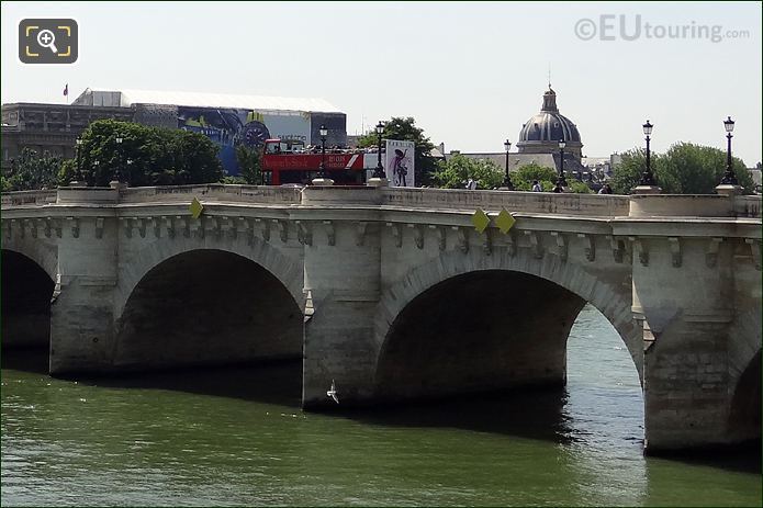 Les Car Rouges on Pont Neuf