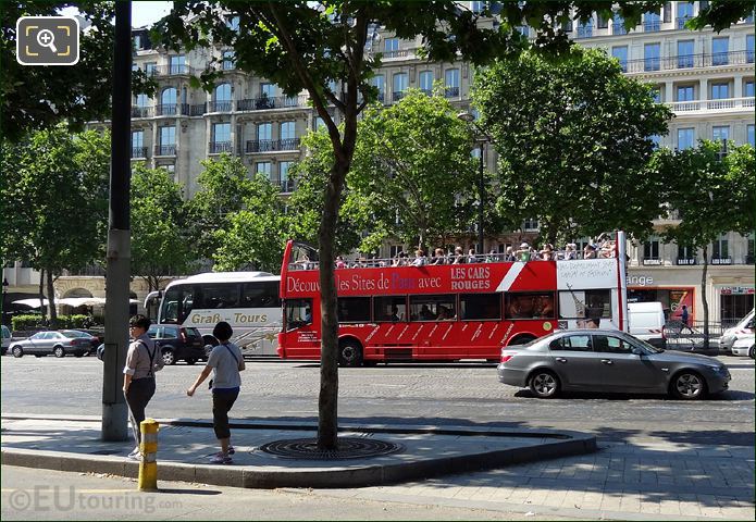 Car Rouges on Avenue des Champs Elysees