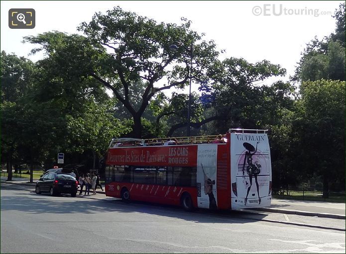 Car Rouges by Champ de Mars in Paris