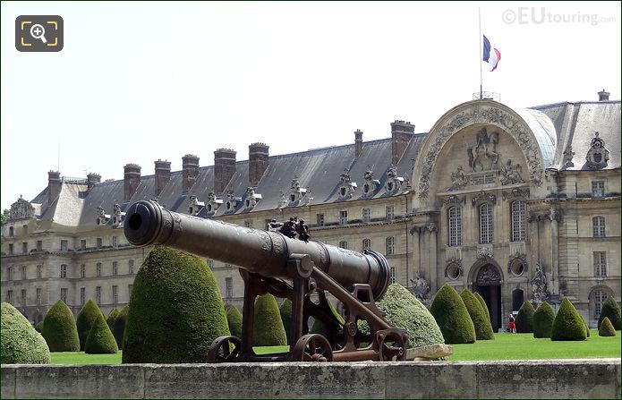 Les Invalides front gardens and main entrance