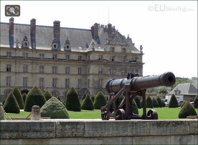 Hotel des Invalides front facade