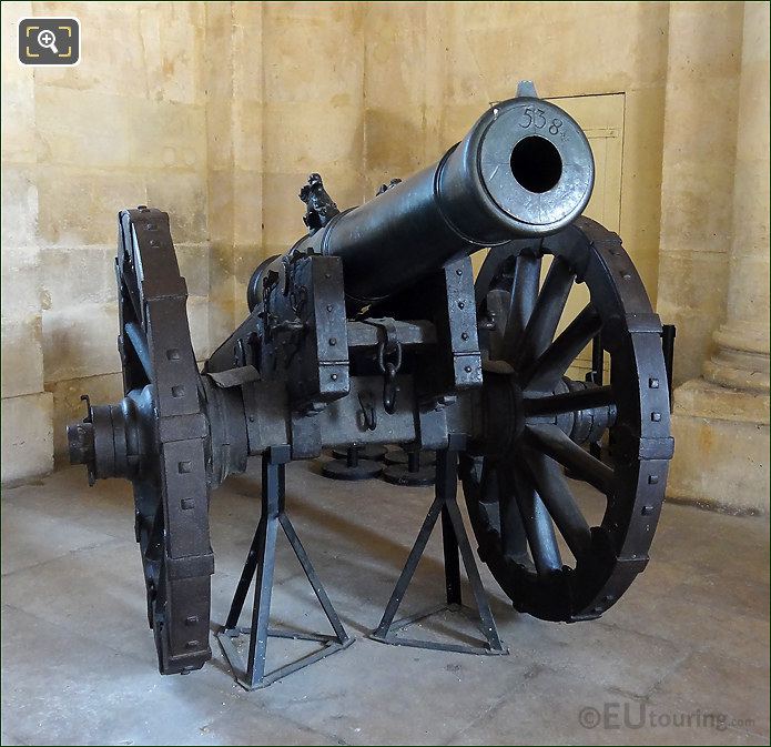 Hotel Les Invalides cannon 538