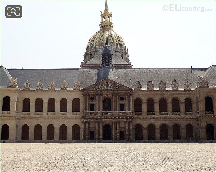 Les Invalides courtyard South wing