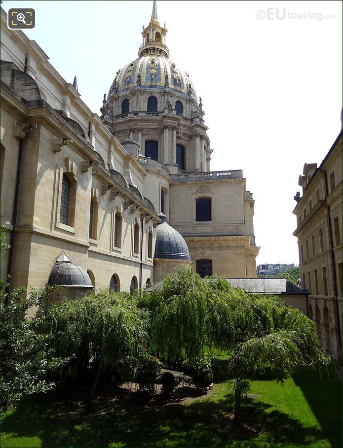 Hotel les Invalides hidden garden