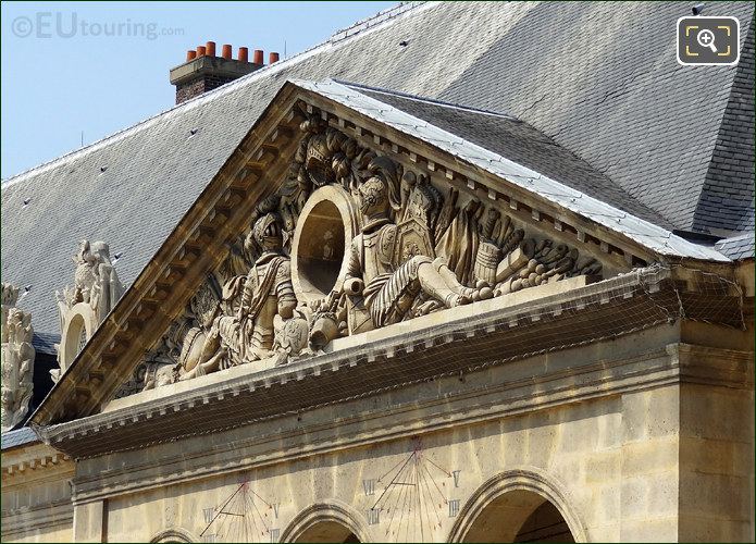 Les Invalides North pediment