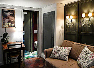 Les Toits de Paris B&B bedroom lounge
