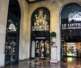 Louvre des Antiquaires shops