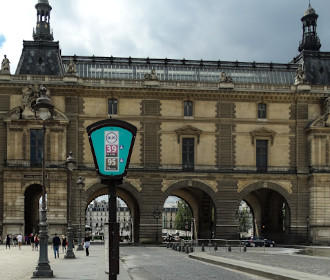 Bus stop at Louvre Museum