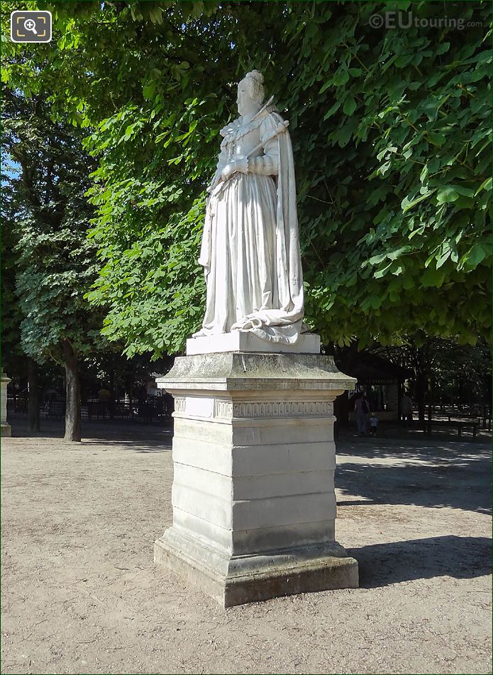 Marie de Medici statue on West terrace in Jardin du Luxembourg