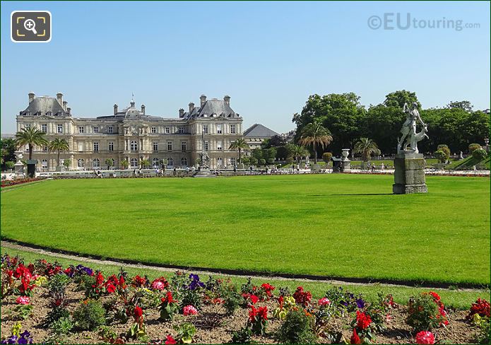 Jardin du Luxembourg central garden curved Parterre