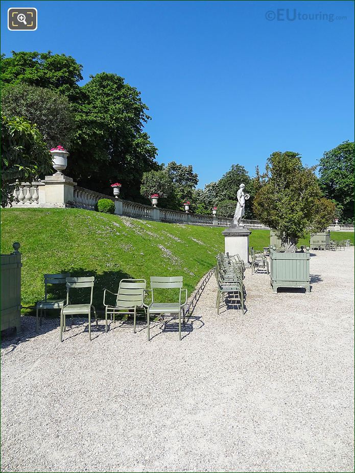 South end of semi-circular West terrace balustrades Jardin du Luxembourg