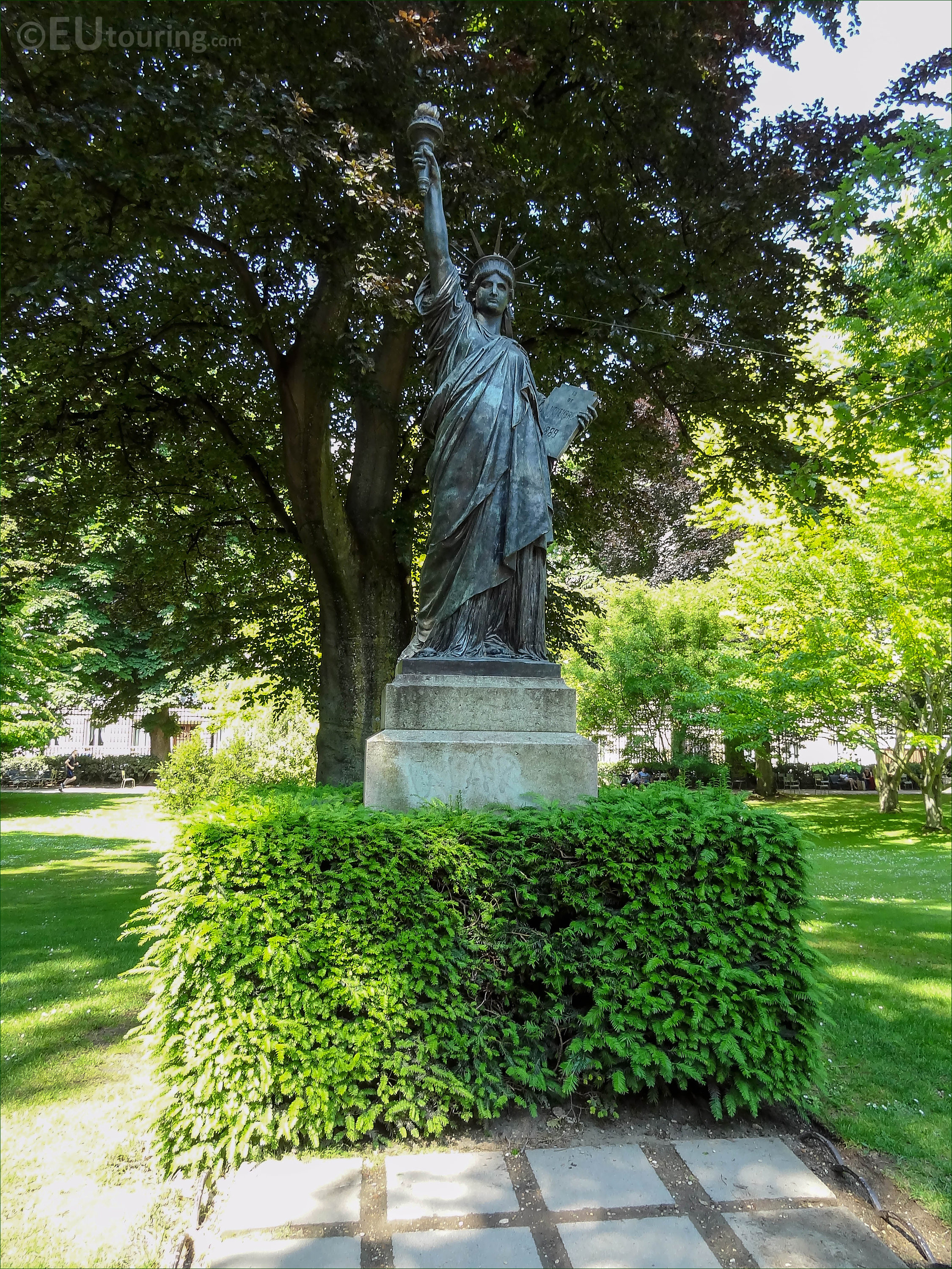 Photo of Jardin du Luxembourg iconic Statue of Liberty ...