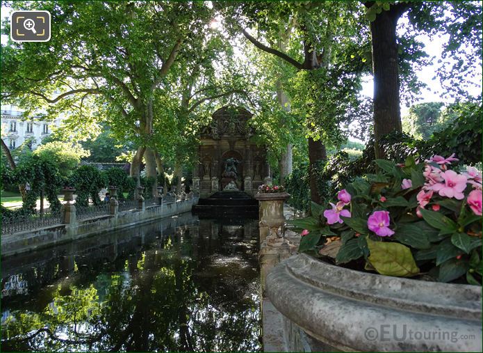 Historical Fontaine Medici