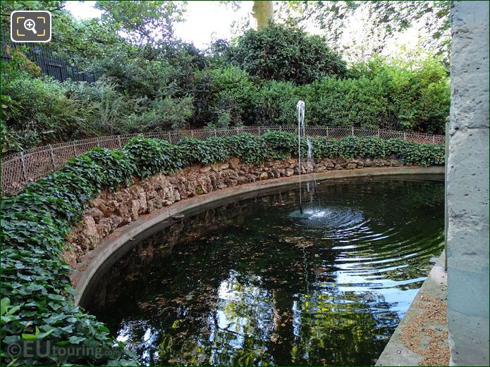 Fontaine de Leda pond and water fountain, Jardin du Luxembourg