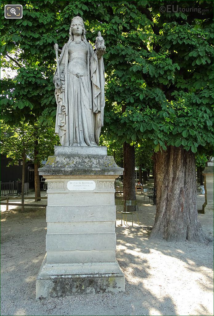 Jardin du Luxembourg Berthe Queen of France Bertrade statue