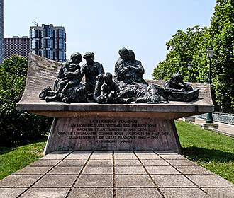 Square de la Place des Martyrs Juifs du Veledrome d’Hiver monument