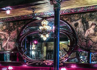 Maxim’s de Paris restaurant wall decor