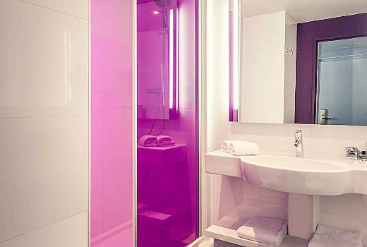 Mercure Paris Bercy Bibliotheque Hotel bathroom