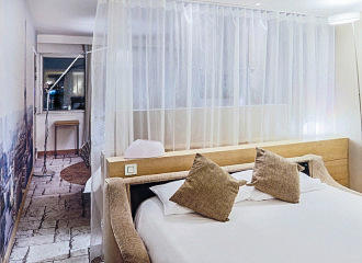 Mercure Paris Vaugirard Porte de Versailles family room two