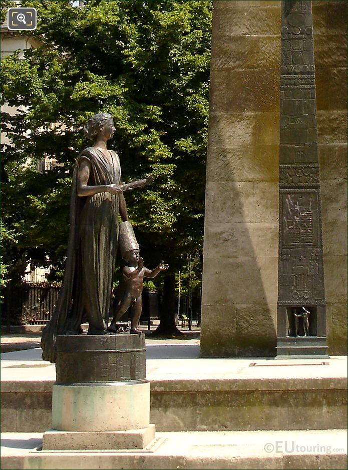 close up of bronze statue at Monument des Droits de l'Homme
