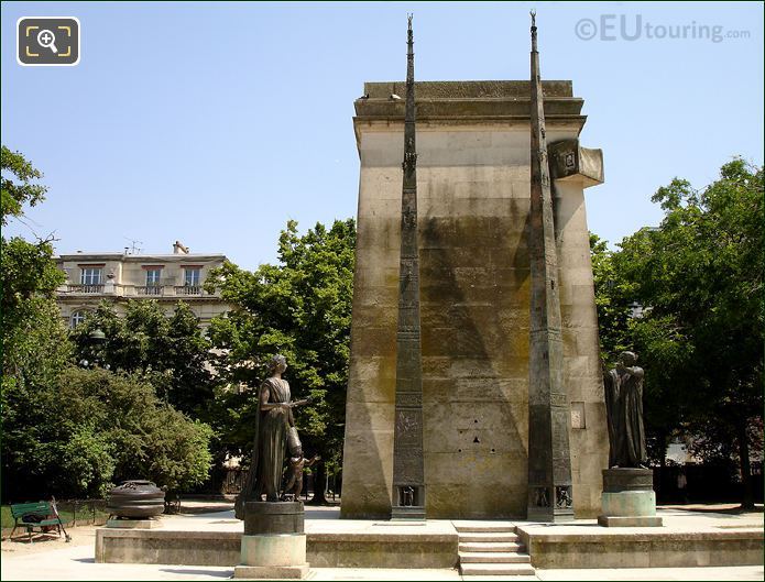 Monument des Droits de l'Homme by sculptor Ivan Theimer