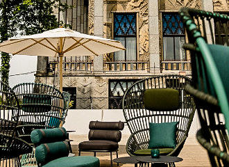 Motel One Paris-Porte Doree terrace soft seating