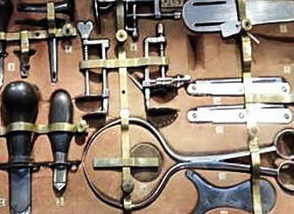 Medical tools at Musee d’Histoire de la Medecine