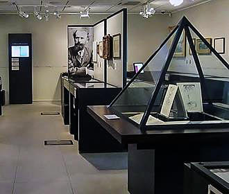 Central displays inside Musee des Lettres et Manuscrits