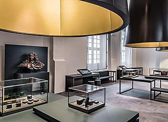 Displays inside Musee des Monnaies, Medailles et Antiques