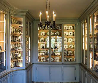 Plate collection at Musee Nissim de Camondo
