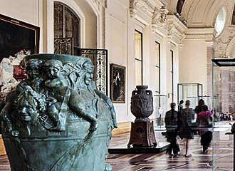 Varses inside Musee Petit Palais