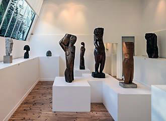 Sculptures inside Musee Zadkine