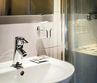 New Hotel Gare Du Nord Bathroom