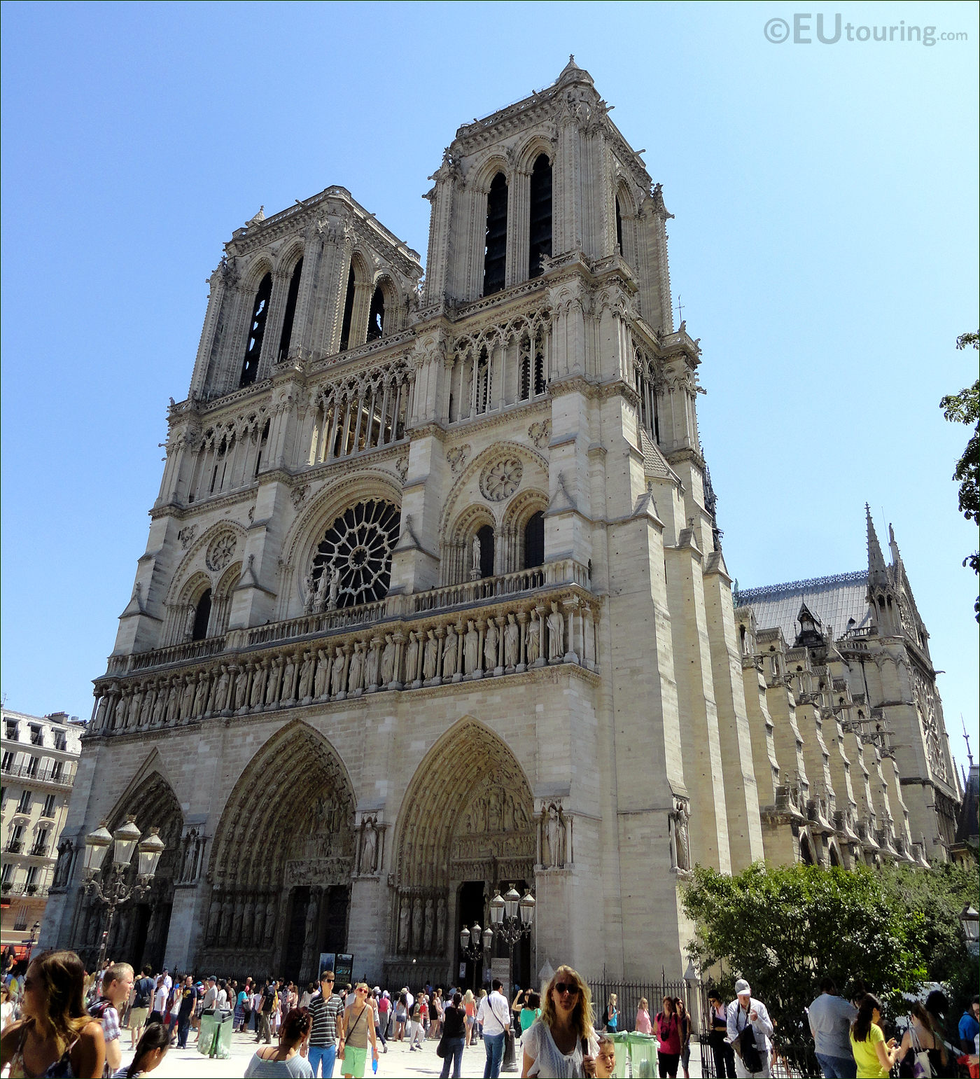 notre dame cathedral paris inside