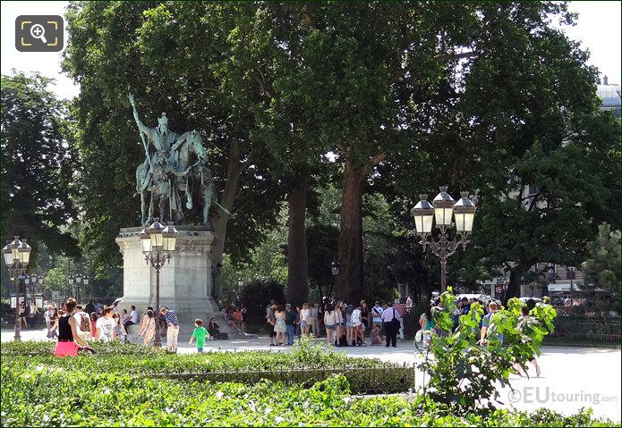 Notre Dame Charlemagne statue