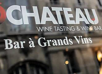 O Chateau sign