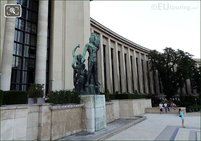 Palais de Chaillot statue Apollon Musagete